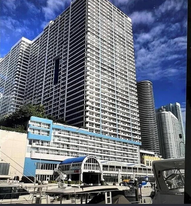 Building Photo - 1717 N Bayshore Dr
