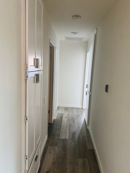 Building Photo - 2643 Briarwood Pl