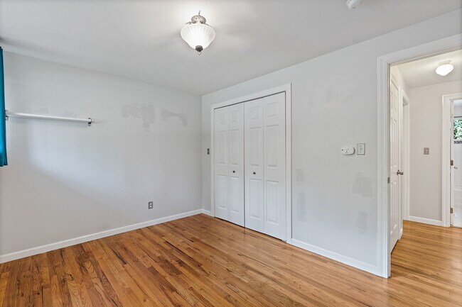 Building Photo - 4801 45th Ave S