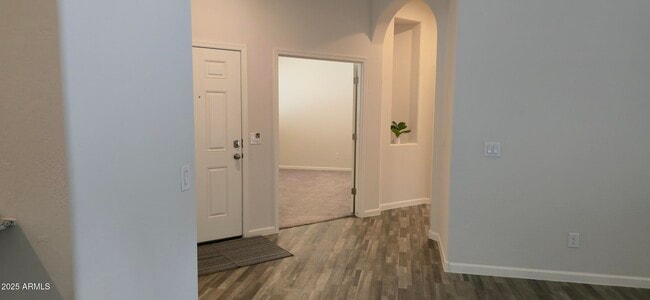 Building Photo - 701 Dylan Ct