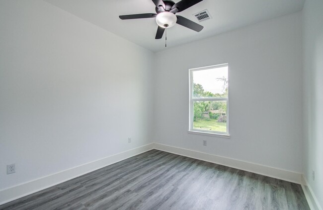 Building Photo - 6531 Rosemary Ln