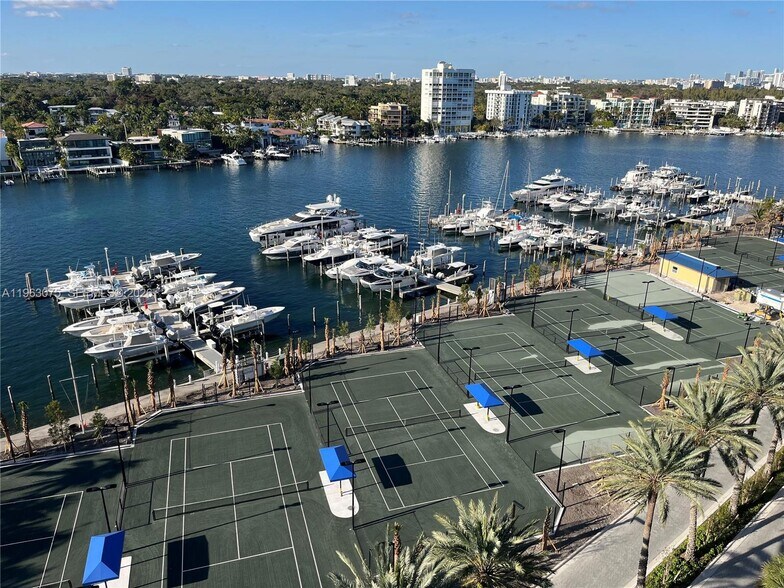 Building Photo - 3 Grove Isle Dr