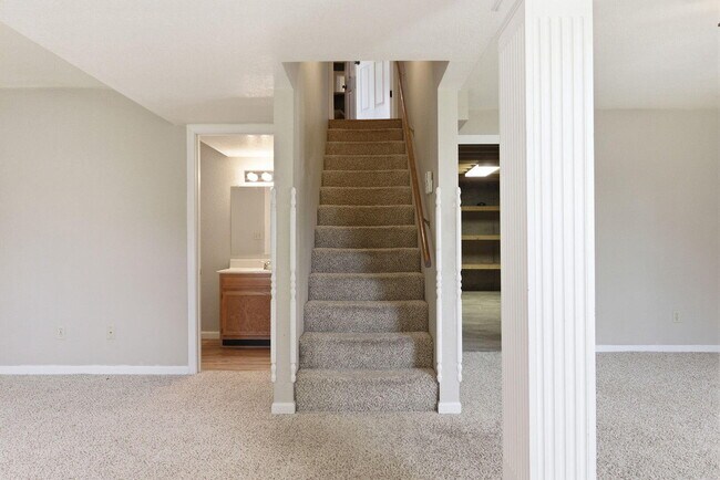 Building Photo - 1110 Brookedale Ct