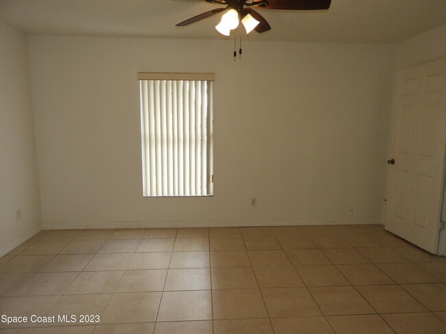 Building Photo - 1420 Denali St SE