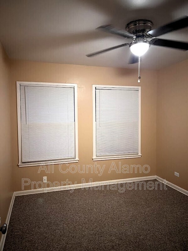 Building Photo - 301 Aero Ave