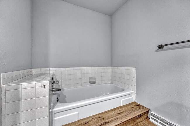 Building Photo - $3,645.95 with $300 Cleaning Voucher, 4 Beds - 3.5 Bath, Single Family Home in Westminster with S...