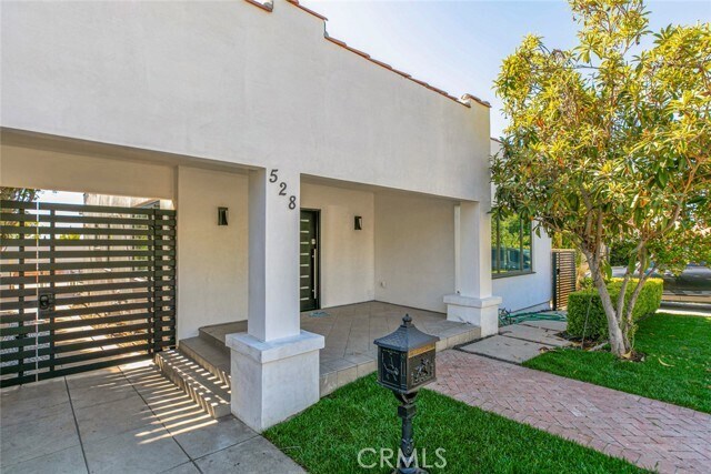 Building Photo - 528 Spencer St