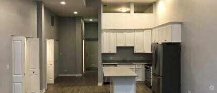 Building Photo - 2130 W Rice St