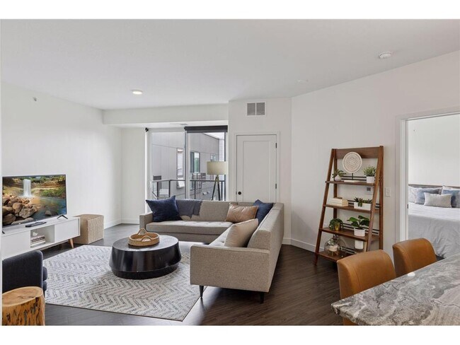 Building Photo - 12610 Ridgedale Dr