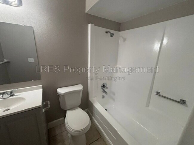Building Photo - 1605 Terrace Dr
