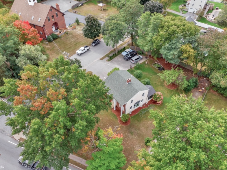 Building Photo - 1022 Main St