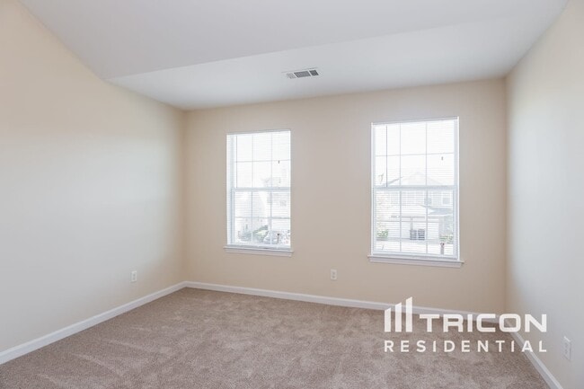 Building Photo - 2435 Cornell Cir