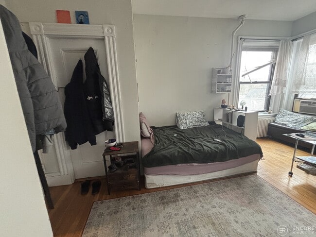 Building Photo - 16 Davis Ave