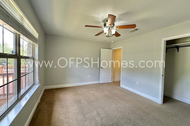 Building Photo - 306 Gauntlet Dr