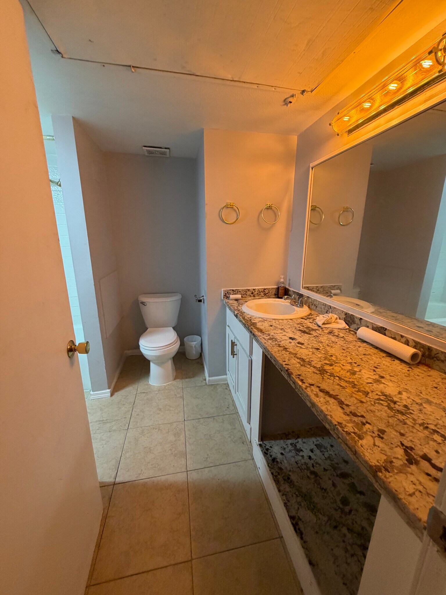 Building Photo - 8427 Hearth Dr