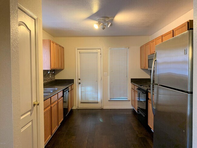 Building Photo - 207 Beaumont Heights