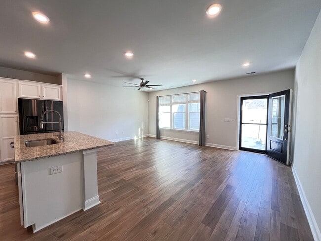 Building Photo - Spacious townhome near Market Common with Two-Car Garage and Bonus Room! Available now!