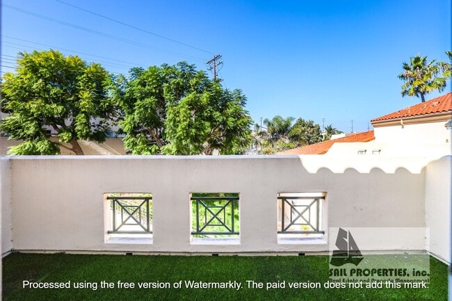Building Photo - Stylish 3-Bedroom Condo in Gated Torrance ...