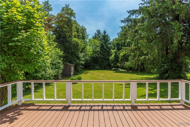 Building Photo - 202 Fairway Dr