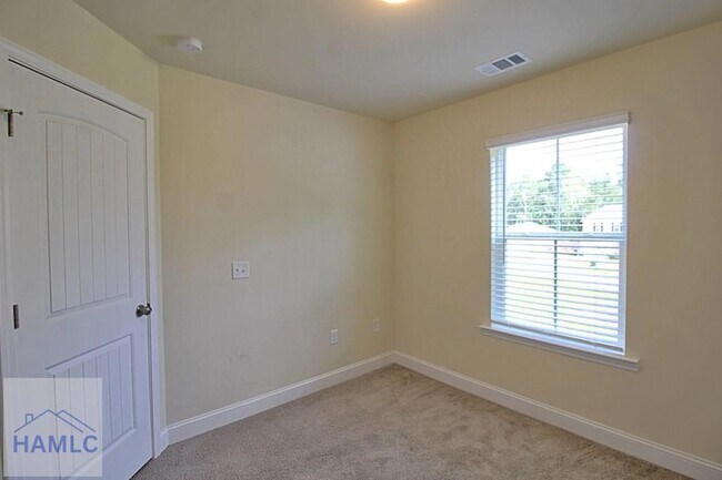 Building Photo - 711 Mill Creek Cir