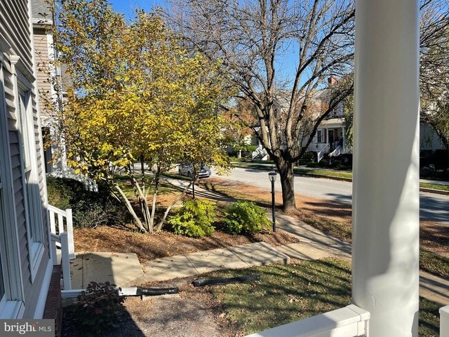 Building Photo - 480 Braceland Dr