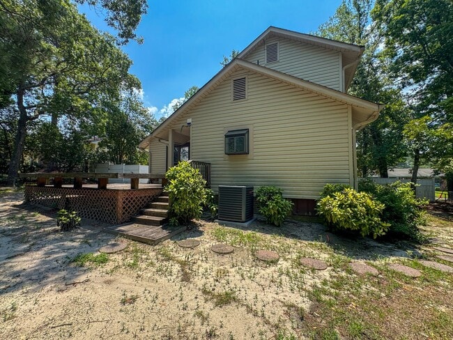 Building Photo - Cute 3 Bed 1.5 Bath Home Near Fort Bragg