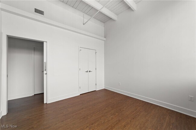 Building Photo - 2048 Fulton Rd