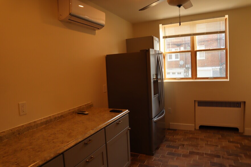 Building Photo - 6643 Sprague St