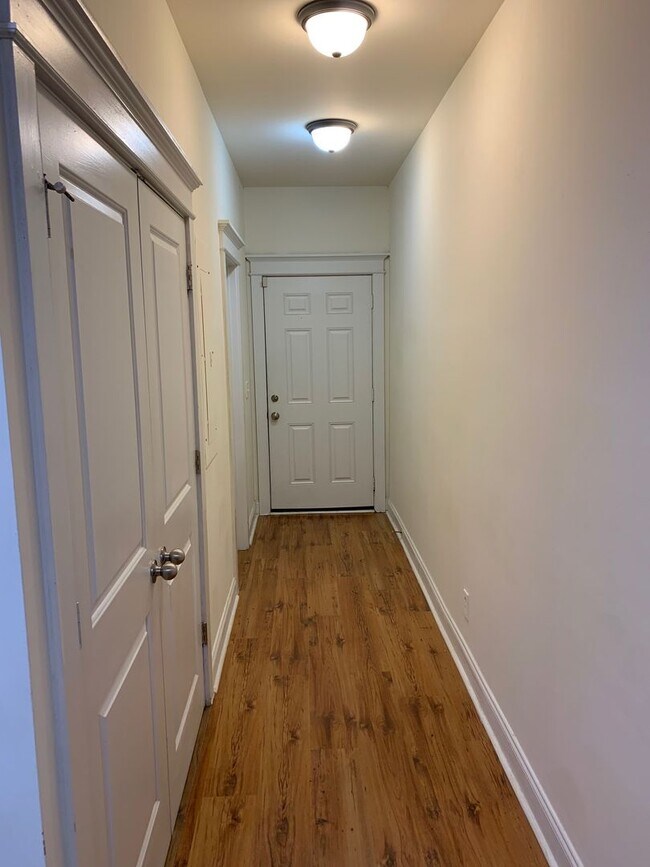 Building Photo - Four Bedroom Near Downtown Available for P...