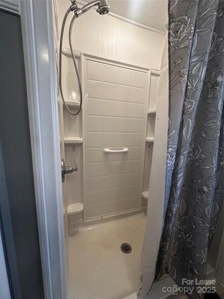 Building Photo - 717 Deep Gap Rd