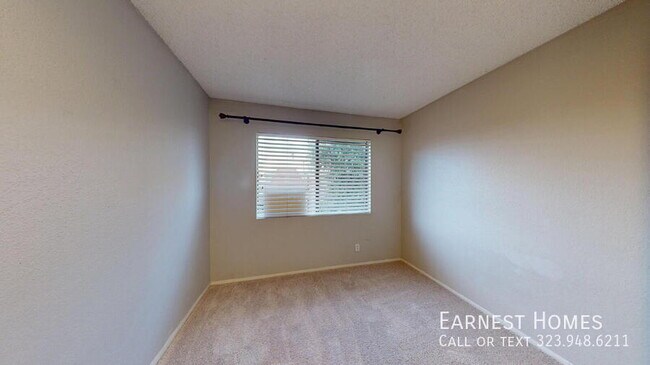 Building Photo - 7231 Balboa Blvd