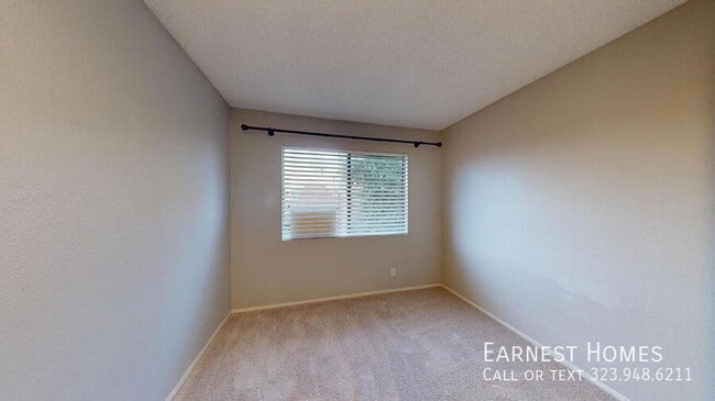 Building Photo - 7231 Balboa Blvd