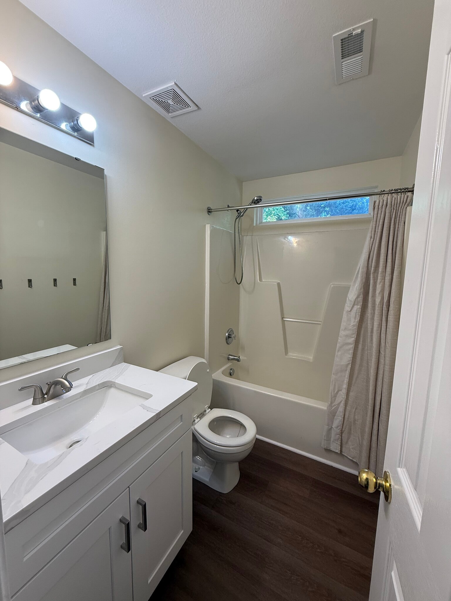 Hallway bathroom - 8253 Belmont Stables Dr