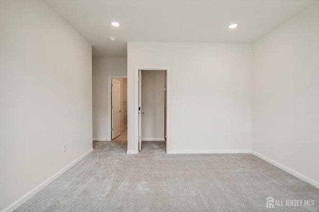 Building Photo - 628 Sadie Cir