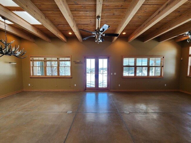 Building Photo - 11 Cll Belicia