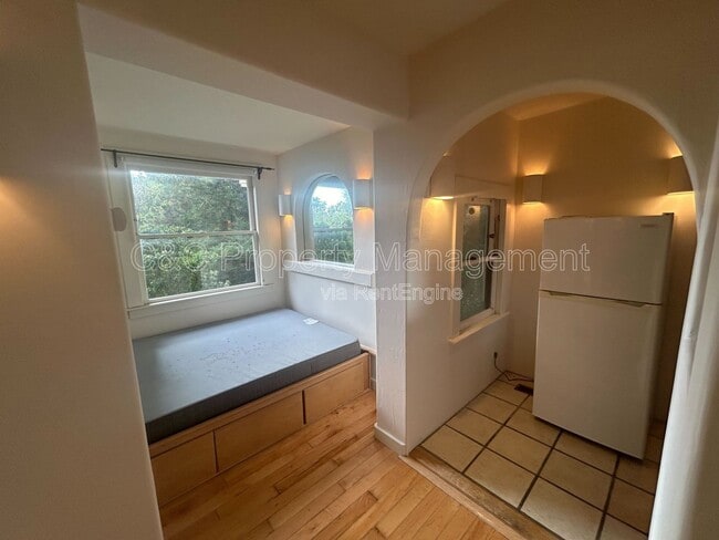 Building Photo - 1194 Sterling Ave