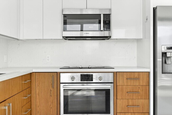 Building Photo - 629 Keeaumoku Street - Azure Ala Moana #1303