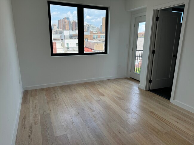 Building Photo - 1623 Christian St