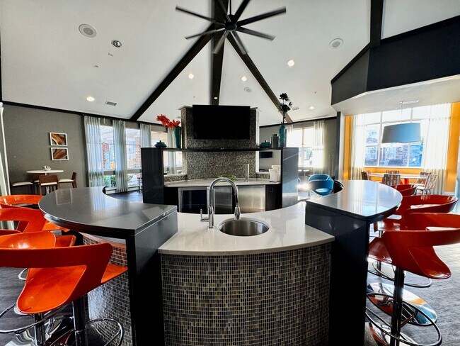 Building Photo - Available 07-08-26! Townhouse w/Garage - Pet Friendly - All Appliances Convey!