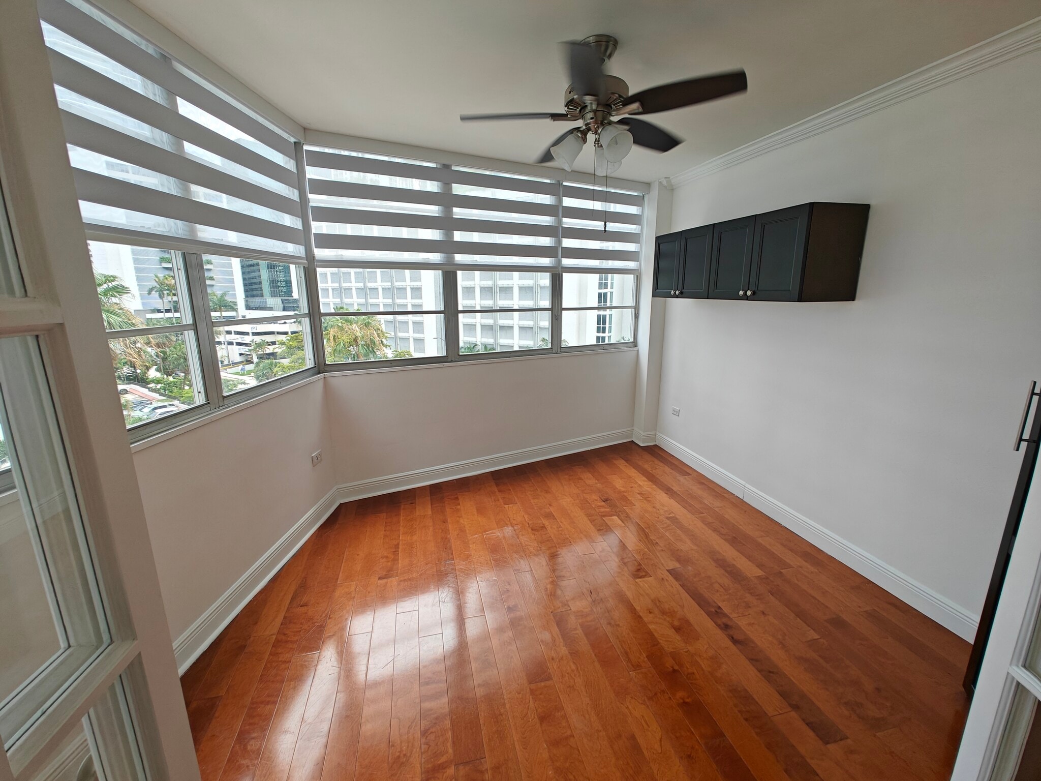 Building Photo - 825 Brickell Bay Dr
