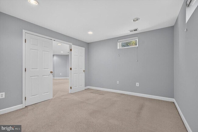 Building Photo - 25670 S Village Dr