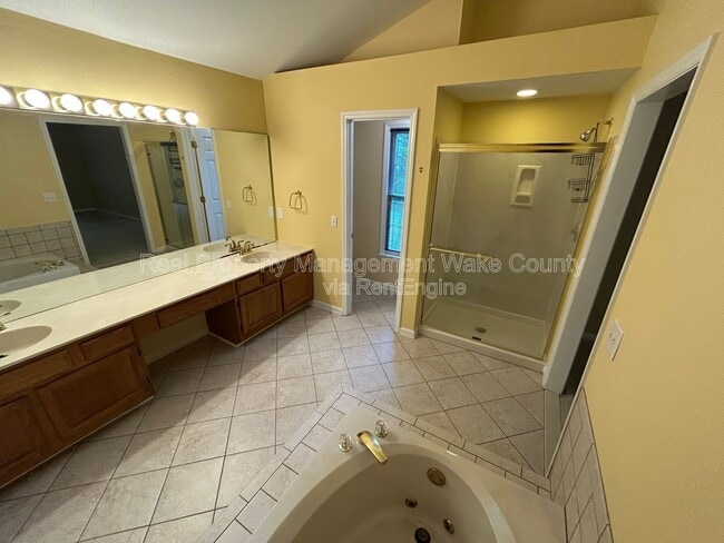 Building Photo - 106 Oak Spring Ct