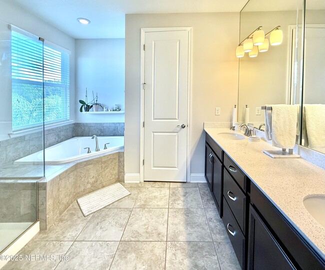 Building Photo - 6887 Azalea Grove Dr