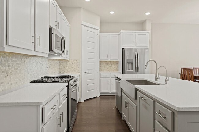 Building Photo - 10972 Hewitt Cliff Ln