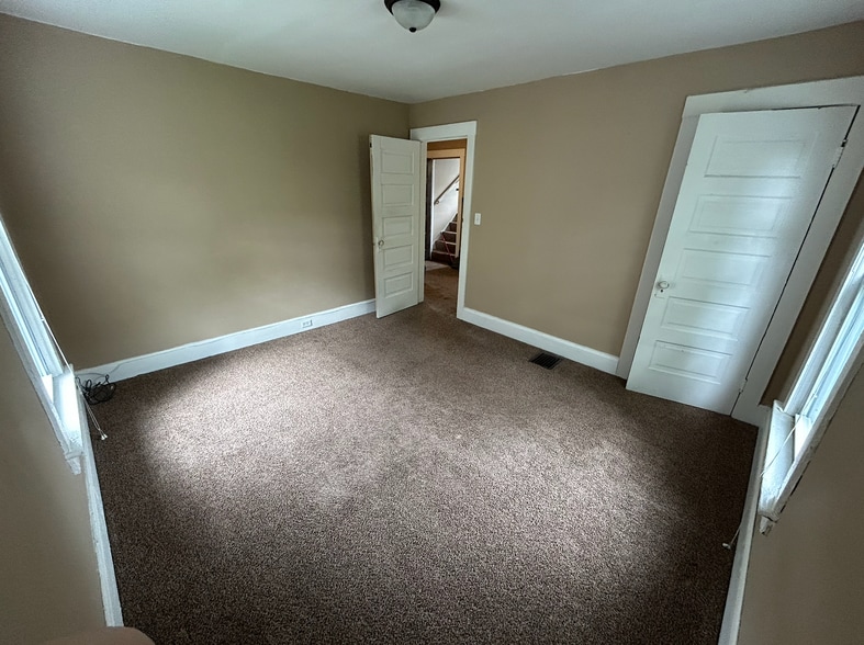Bedroom 2 Inside - 652 N Bever St