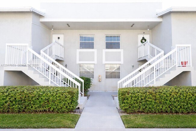 Building Photo - 464 NE 210th Cir Terrace