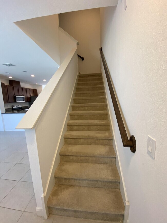 Building Photo - 15555 Honeybell Dr