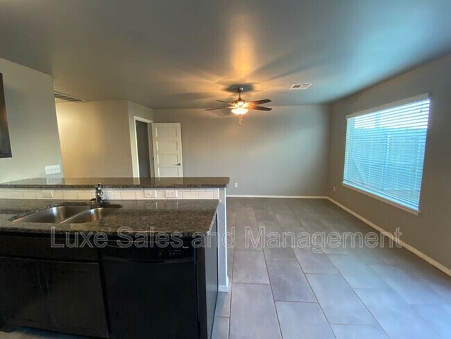 Building Photo - 6933 Mayberry Ln