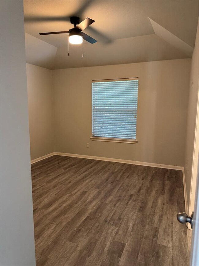 Building Photo - 2306 Brookhollow Terrace
