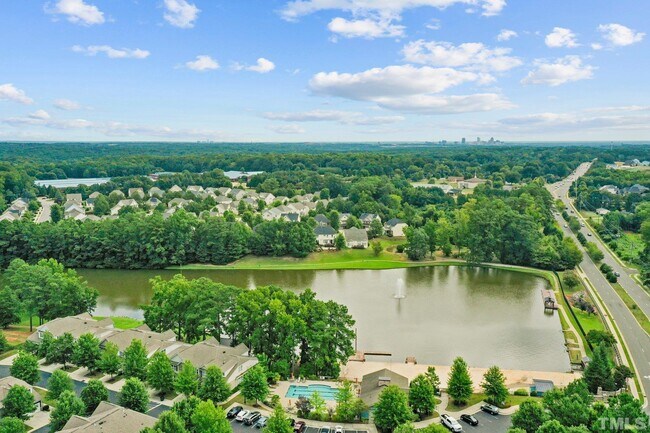 Building Photo - 2401 Memory Ridge Dr